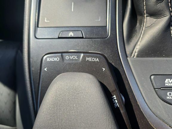 Lexus UX 300E 54.3Kwh Takumi Suv 204 Ps Silver #24