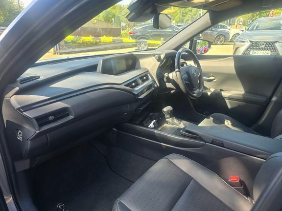 Lexus UX 300E 54.3Kwh Takumi Suv 204 Ps Silver #12