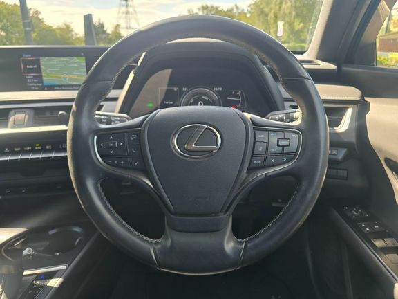 Lexus UX 300E 54.3Kwh Takumi Suv 204 Ps Silver #17