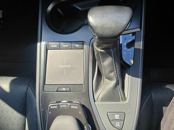 Lexus UX 300E 54.3Kwh Takumi Suv 204 Ps Silver #23