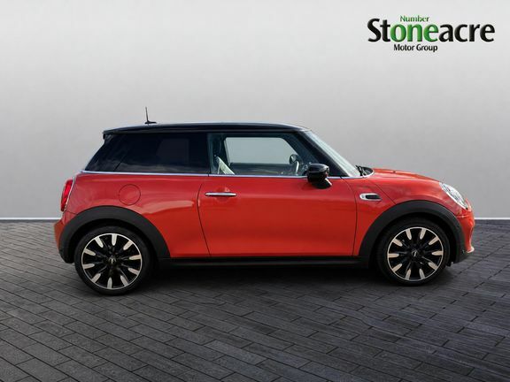 Mini Hatch 1.5 Cooper Exclusive Steptronic Euro 6 Ss NA70DSZ Red #2