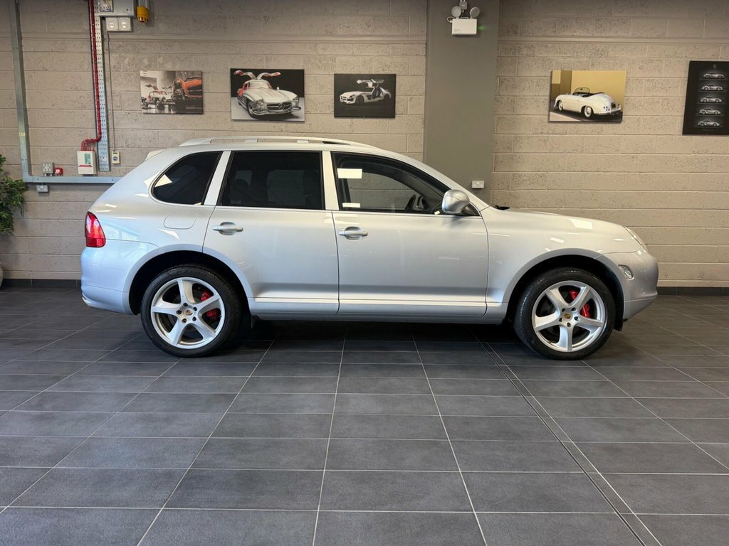 Porsche Cayenne 4.5 Turbo Suv Tiptronic S Awd 378 G Km Silver #4
