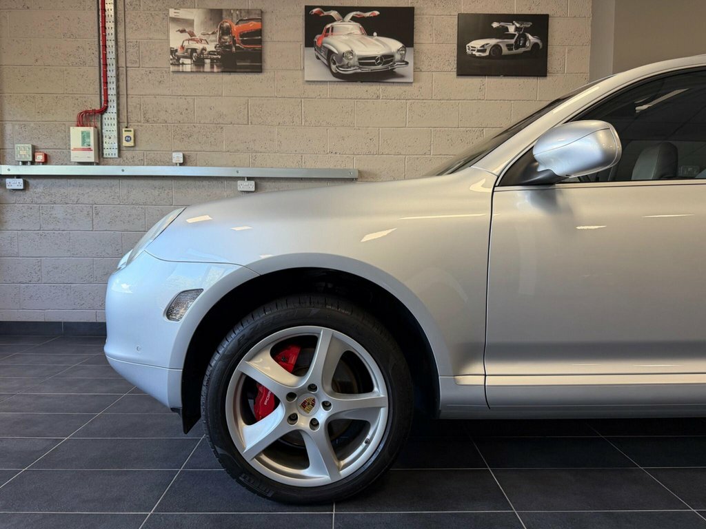 Porsche Cayenne 4.5 Turbo Suv Tiptronic S Awd 378 G Km Silver #6