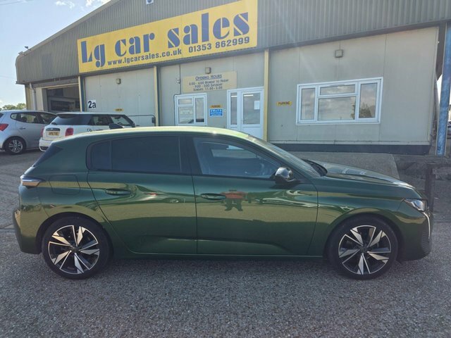 Peugeot 308 Puretech Allure Hatchback Green