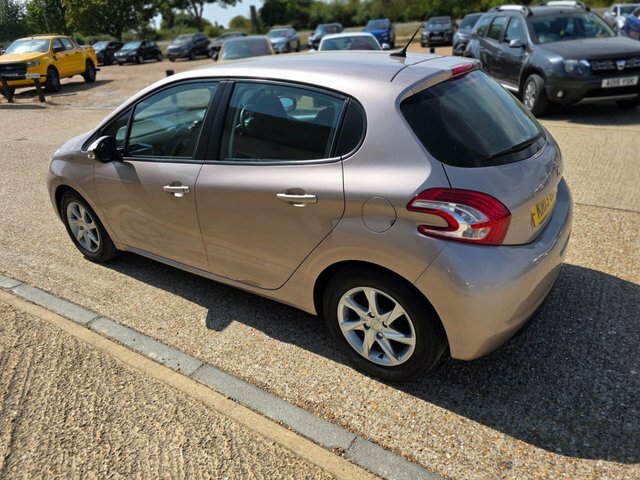 Peugeot 208 1.4 Vti Active Hatchback Euro 5 #9
