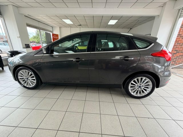 Ford Focus Ecoboost Titanium X Hatchback Grey #5