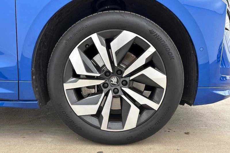Skoda ENYAQ 210Kw 85 Sportline 82Kwh Blue #5