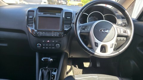 Kia Venga 1.6 2 Mpv Euro 6 123 Bhp U40638 Red #13