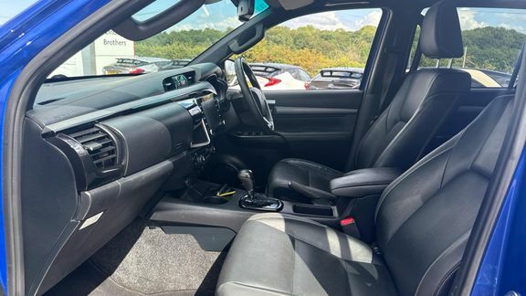 Toyota HILUX Invincible X Dc 2.8D CX73WMZ Blue #5
