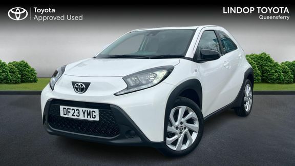 Toyota Aygo X Pure Manual DF23YMG White #3
