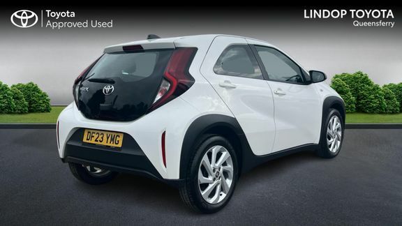 Toyota Aygo X Pure Manual DF23YMG White #2