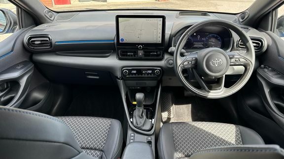 Toyota Yaris Premiere Edition Blue #6