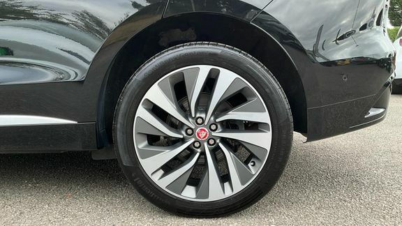 Jaguar F-Pace Jaguar Estate 2.0 D200 R-dynamic Hse Au Grey #25