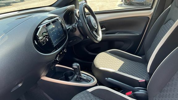Toyota Aygo X Edge Auto Beige #5