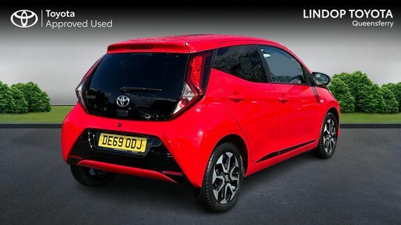Toyota Aygo X X-trend M Red #2