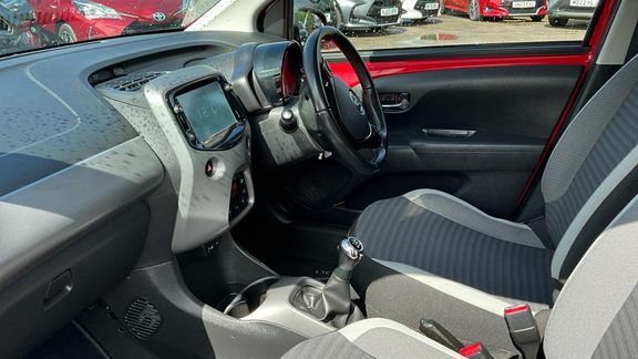Toyota Aygo X X-trend M Red #5