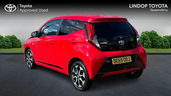 Toyota Aygo X X-trend M Red #4