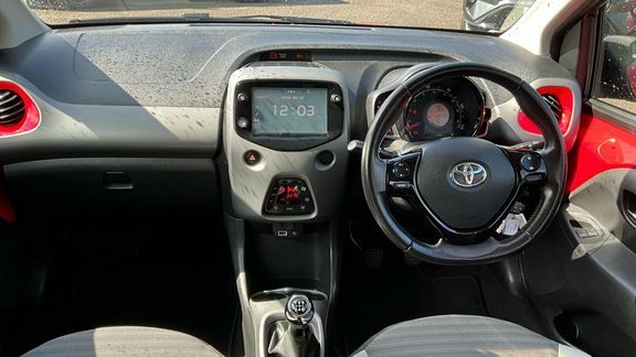 Toyota Aygo X X-trend M Red #6