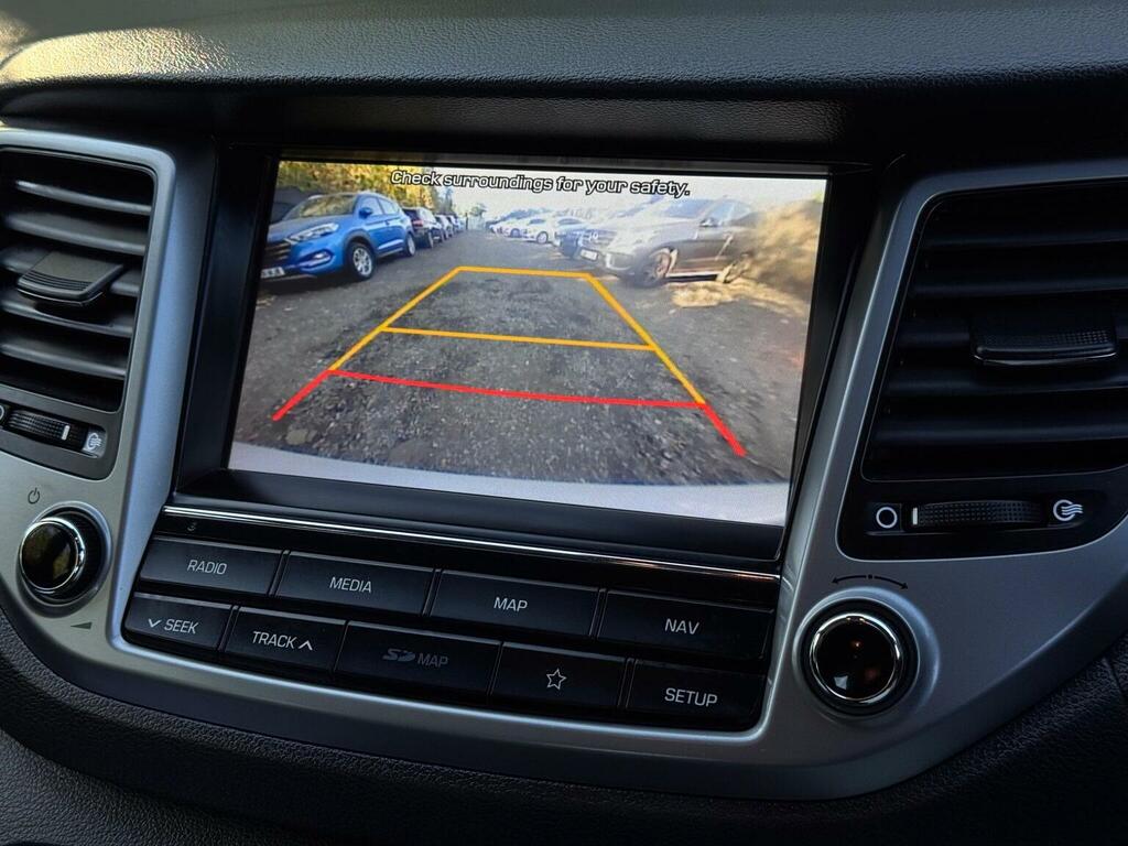 Hyundai Tucson 1.6 Gdi Blue Drive Se Nav Euro 6 Ss Silver #3