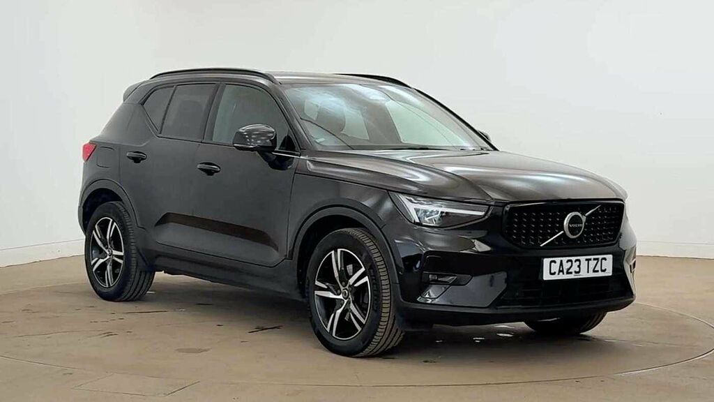 Volvo XC40 Plus, B3 Mild Hybrid, 360 Cam - Roof Rails Black