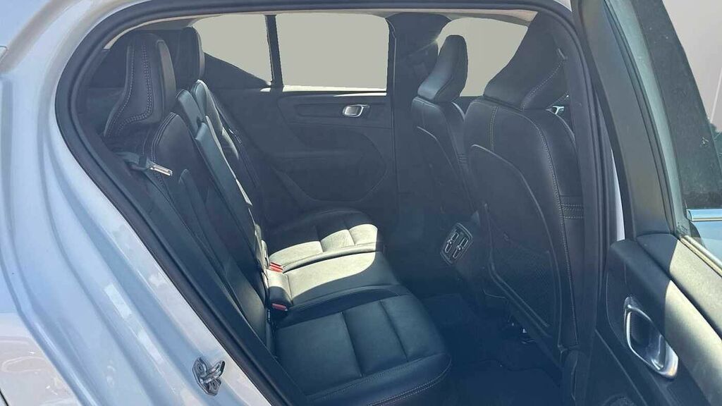 Volvo XC40 T3 Inscription White #6