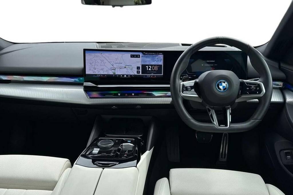 BMW i5 250Kw Edrive40 M Sport 84Kwh Blue #4