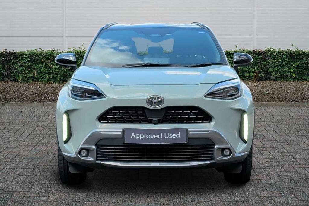 Toyota Yaris Cross 1.5 Hybrid 130 Premiere Edition Cvt KY74YWR Green #3