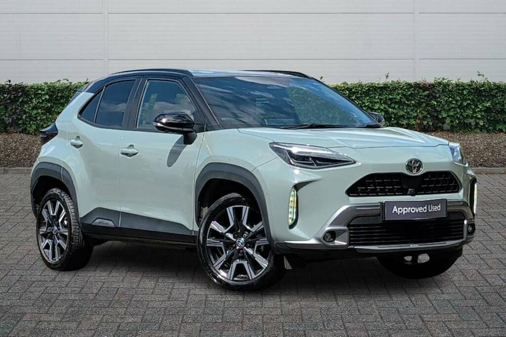 Toyota Yaris Cross 1.5 Hybrid 130 Premiere Edition Cvt Green