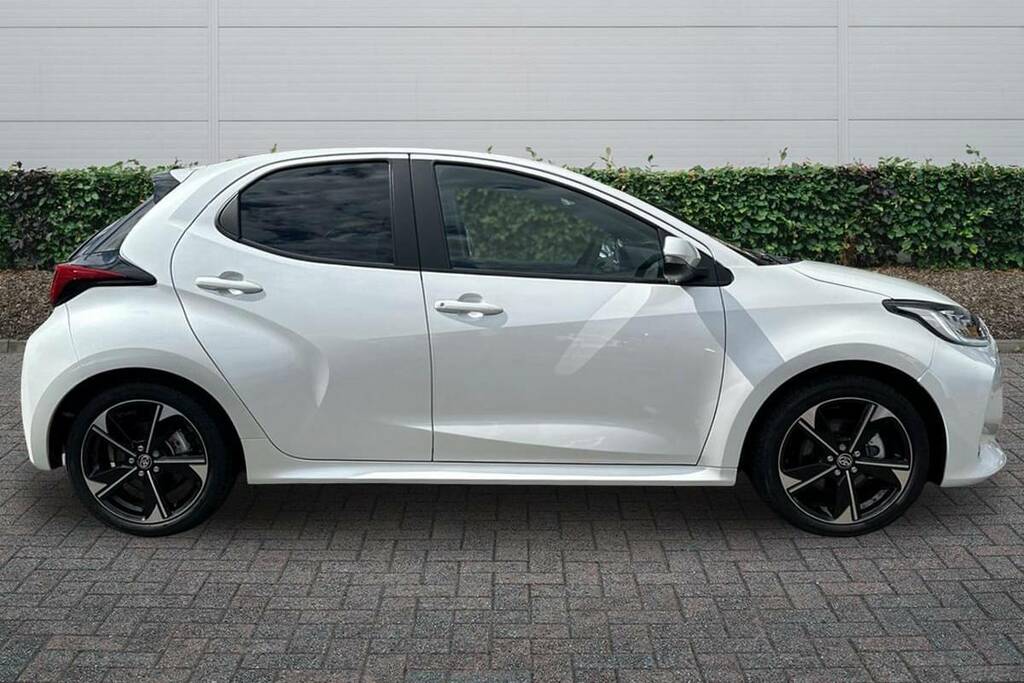 Toyota Yaris 1.5 Hybrid 130 Excel Cvt BT25ZDL White #5