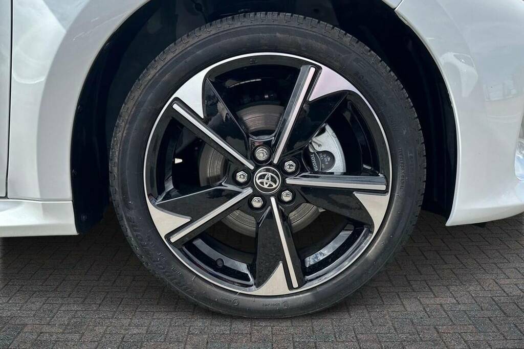 Toyota Yaris 1.5 Hybrid 130 Excel Cvt BT25ZDL White #6
