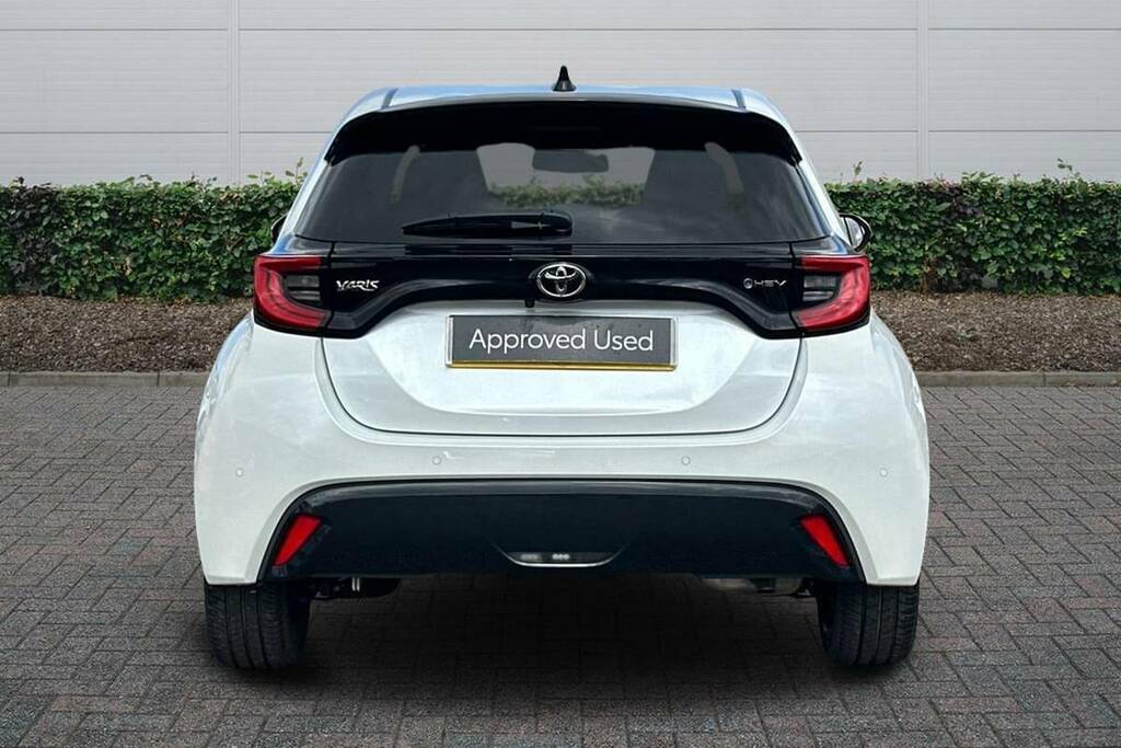 Toyota Yaris 1.5 Hybrid 130 Excel Cvt BT25ZDL White #4