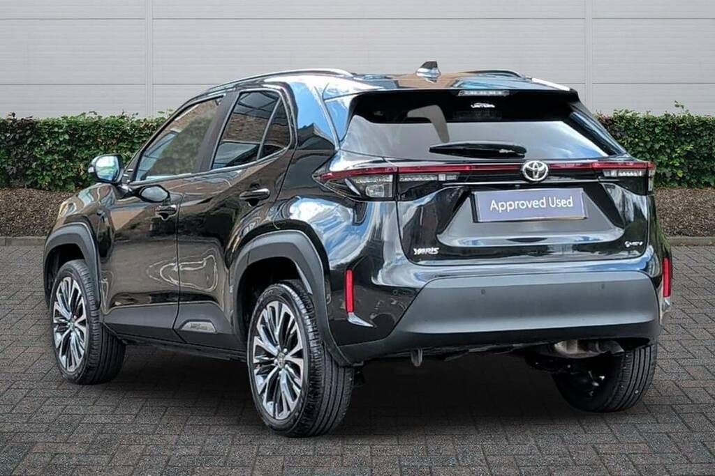 Toyota Yaris Cross 1.5 Hybrid Excel Cvt KY25YFR Black #2