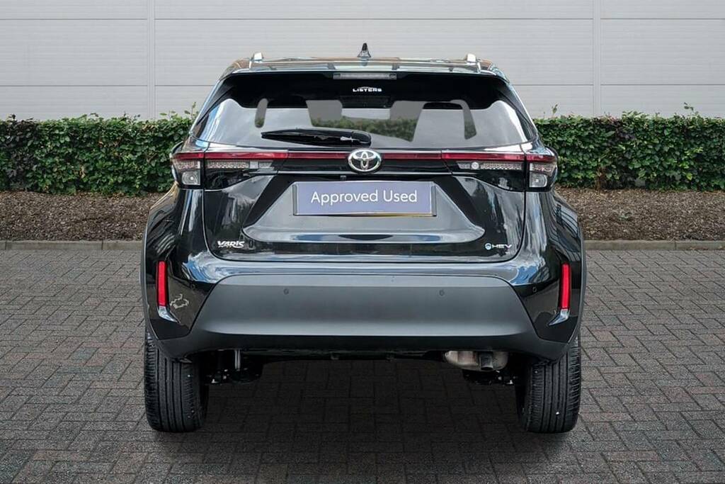 Toyota Yaris Cross 1.5 Hybrid Excel Cvt KY25YFR Black #4
