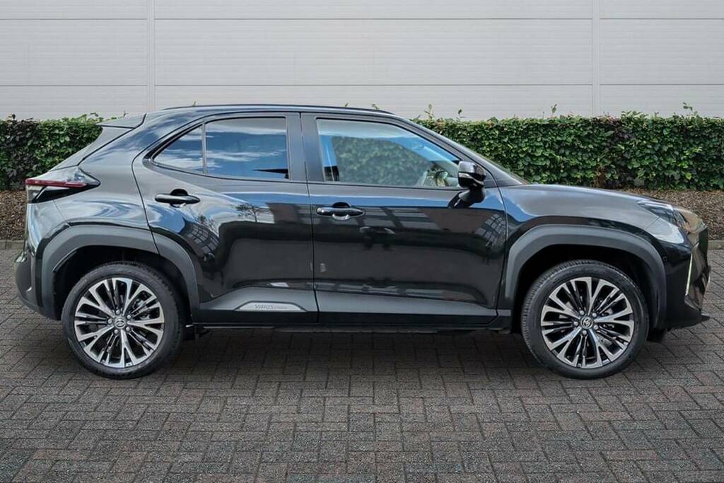 Toyota Yaris Cross 1.5 Hybrid Excel Cvt KY25YFR Black #5