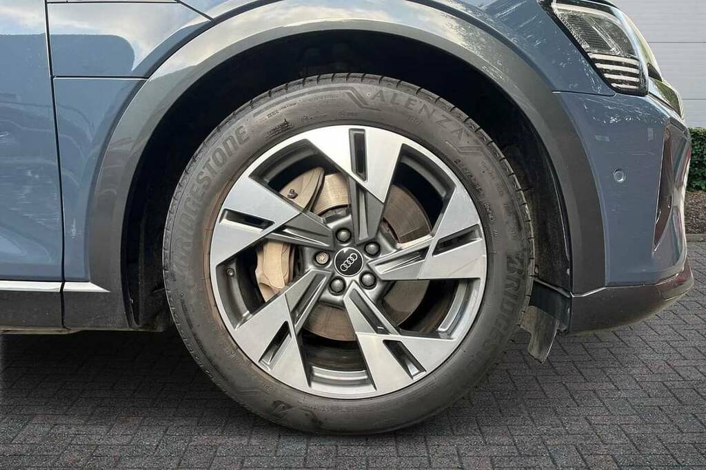 Audi Q8 e tron 250Kw 50 Quattro 95Kwh Sport VO73ONZ Blue #5