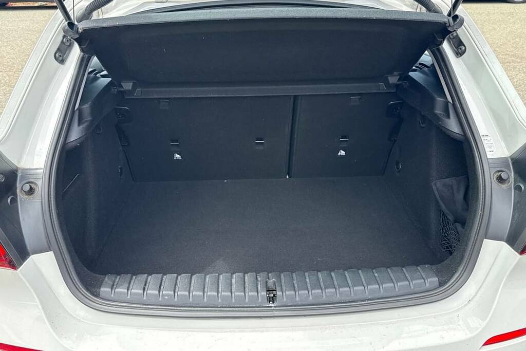 BMW 1 Series 118I 136 Sport White #2
