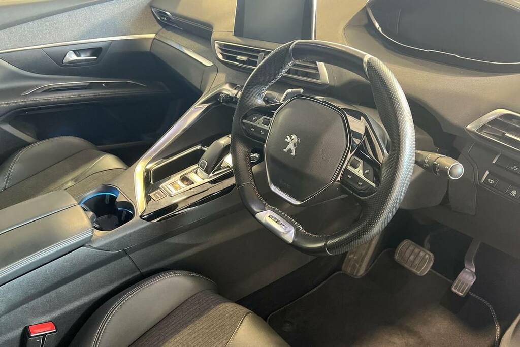 Peugeot 5008 1.2 Puretech Gt Line Premium Eat8 Green #4