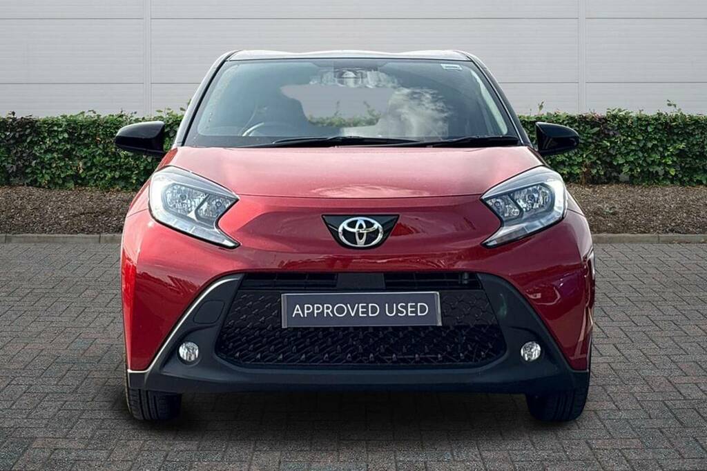 Toyota Aygo X 1.0 Vvt-i Edge FY25RZX Red #2