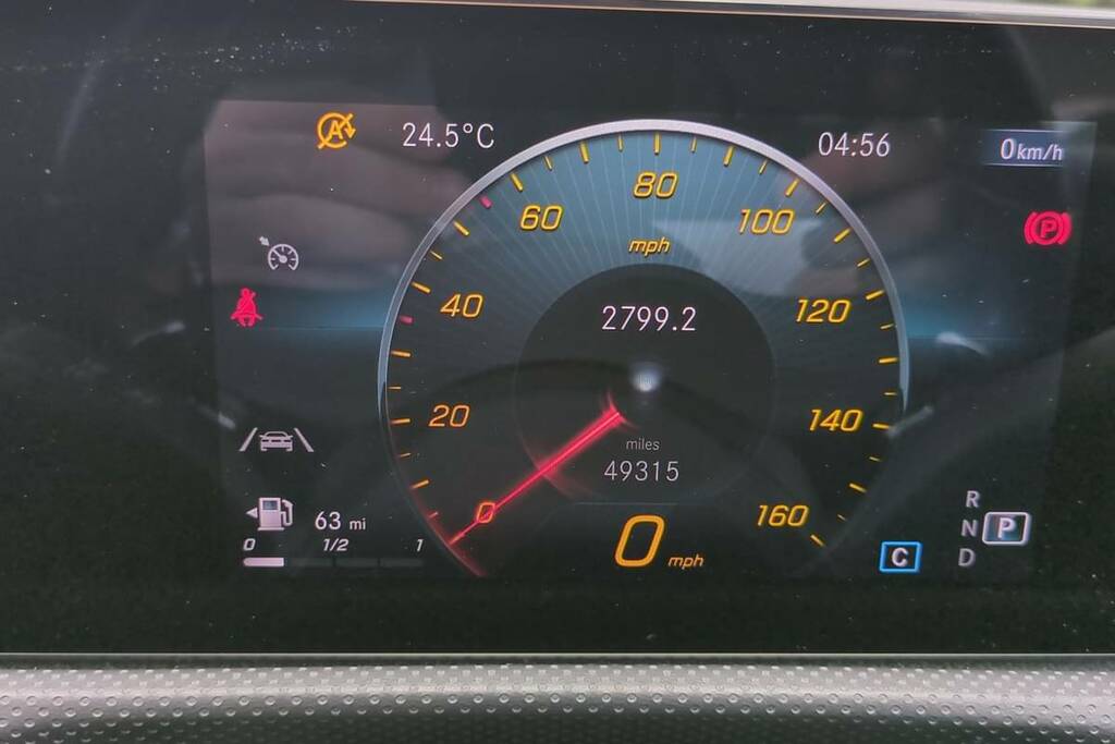 Mercedes-Benz A Class A180 Amg Line Executive FX21TKU White #6