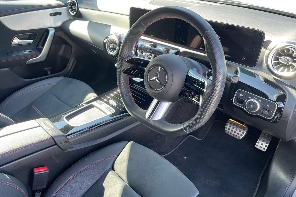 Mercedes-Benz CLA Class 180 Amg Line Executive Tip Grey #4