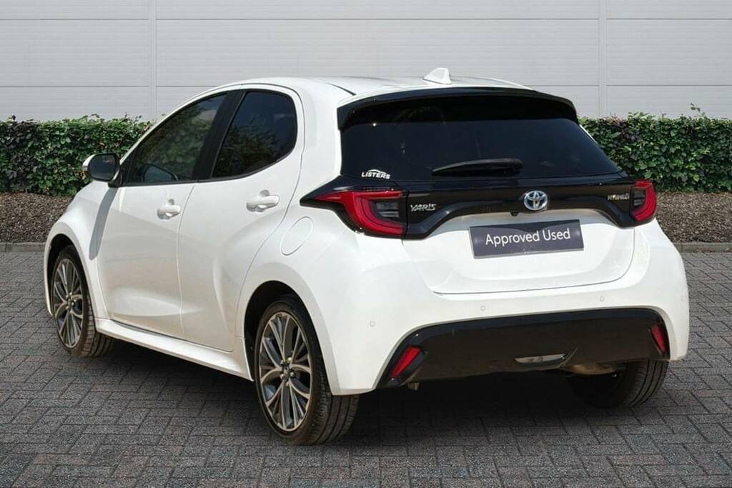 Toyota Yaris 1.5 Hybrid Excel Cvt WK23YUR White #2