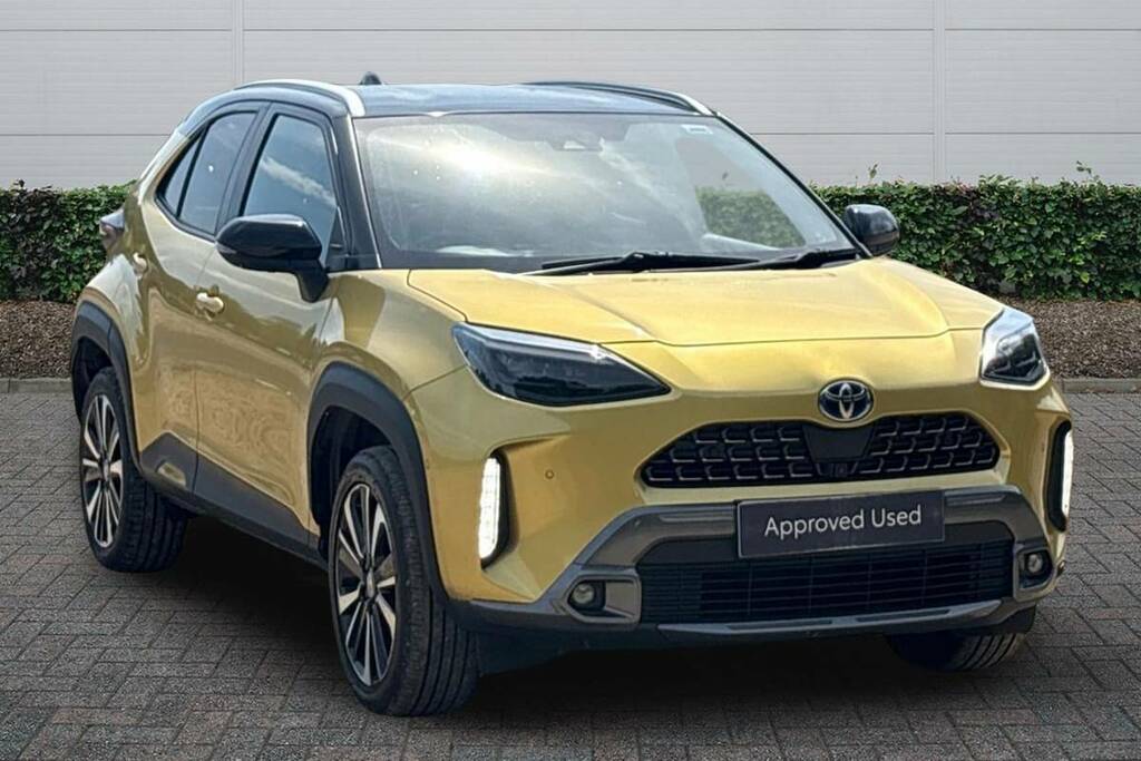 Toyota Yaris Cross 1.5 Hybrid Premiere Edition Cvt GV22BPK Gold