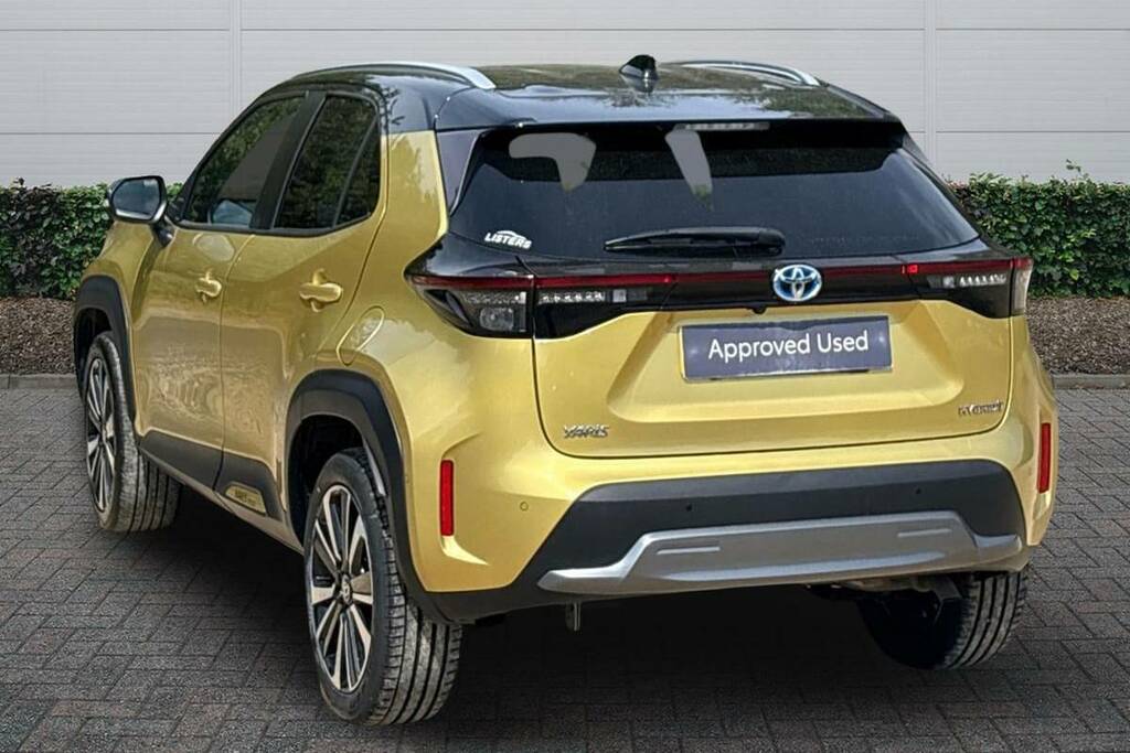 Toyota Yaris Cross 1.5 Hybrid Premiere Edition Cvt GV22BPK Gold #2