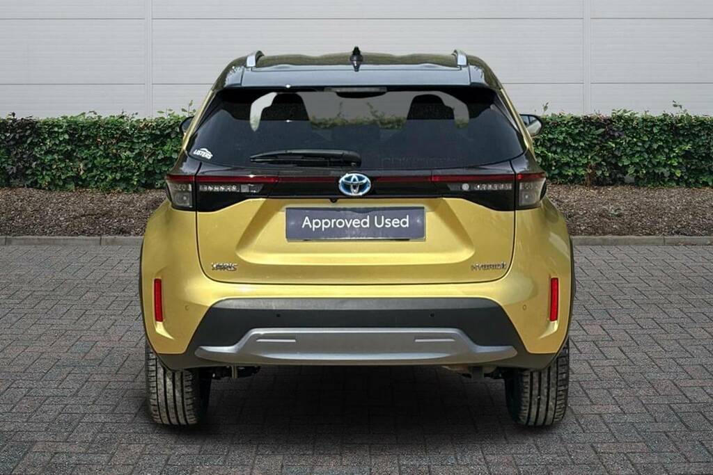 Toyota Yaris Cross 1.5 Hybrid Premiere Edition Cvt GV22BPK Gold #4