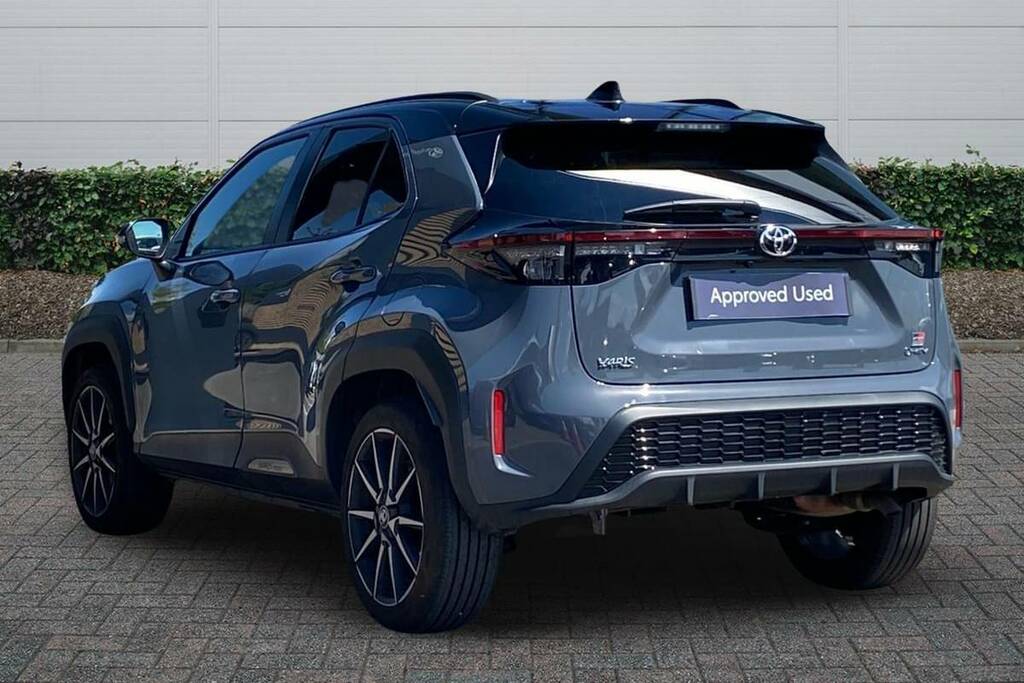 Toyota Yaris Cross 1.5 Hybrid 130 Gr Sport Cvt Grey #2