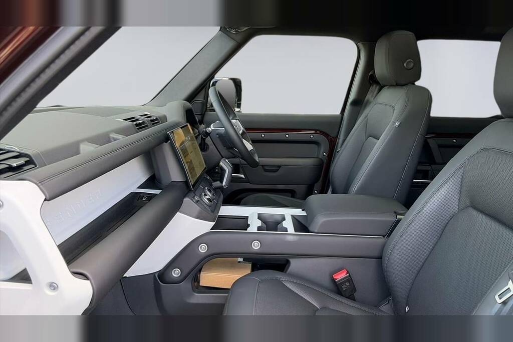 Land Rover Defender 130 3.0 D350 X-dynamic Se 130 8 Seat  #3