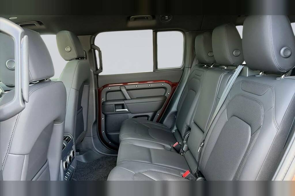 Land Rover Defender 130 3.0 D350 X-dynamic Se 130 8 Seat  #4
