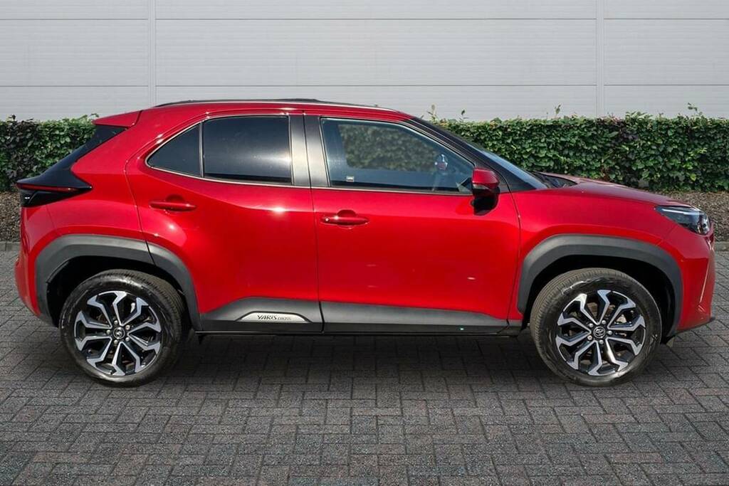 Toyota Yaris Cross 1.5 Hybrid Design Cvt FV74GXE Red #4