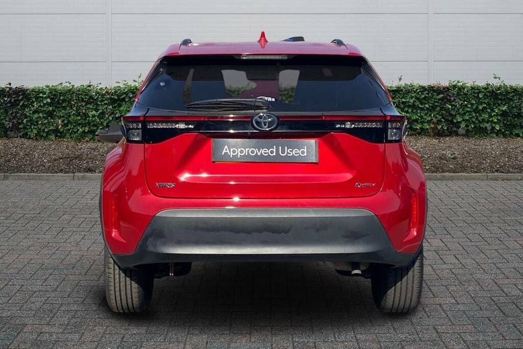 Toyota Yaris Cross 1.5 Hybrid Design Cvt FV74GXE Red #3