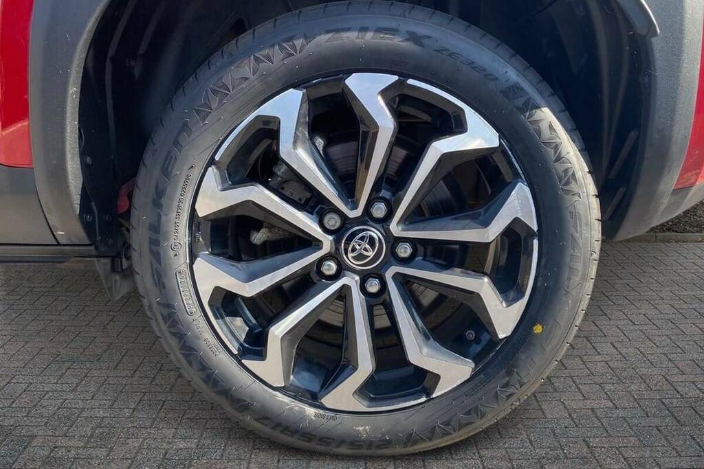 Toyota Yaris Cross 1.5 Hybrid Design Cvt FV74GXE Red #5
